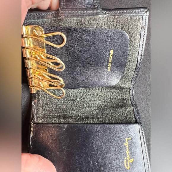 Authentic Givenchy Key Wallet - Picture 7 of 8
